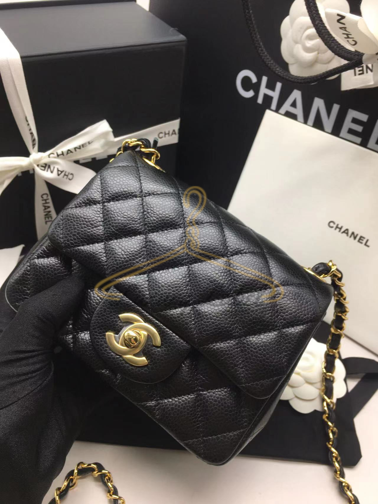 샤넬 클래식 캐비어 플랩백 미니 금장 (하이엔드급)