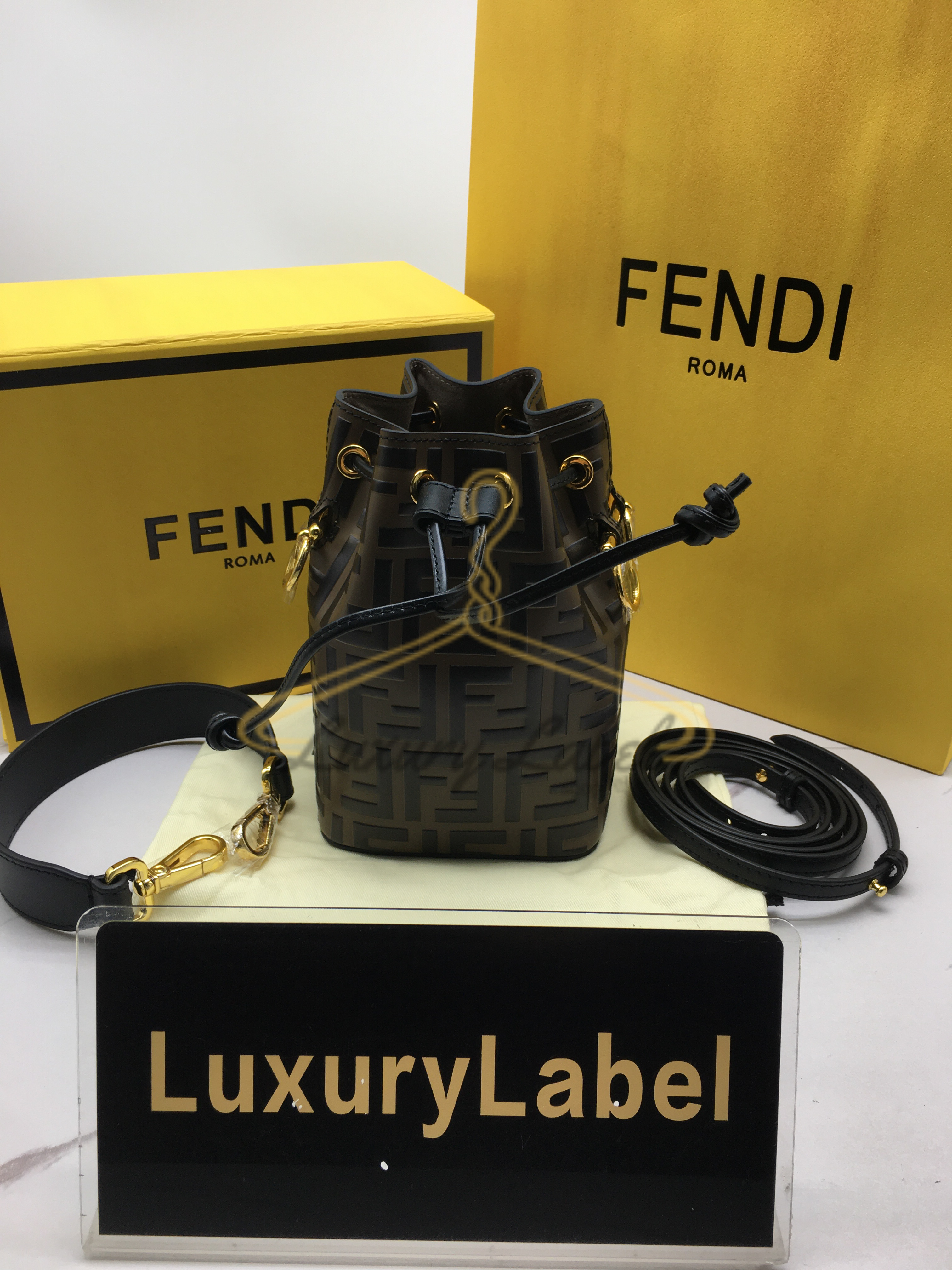 펜디 몬트레조 버킷백 (하이엔드급)