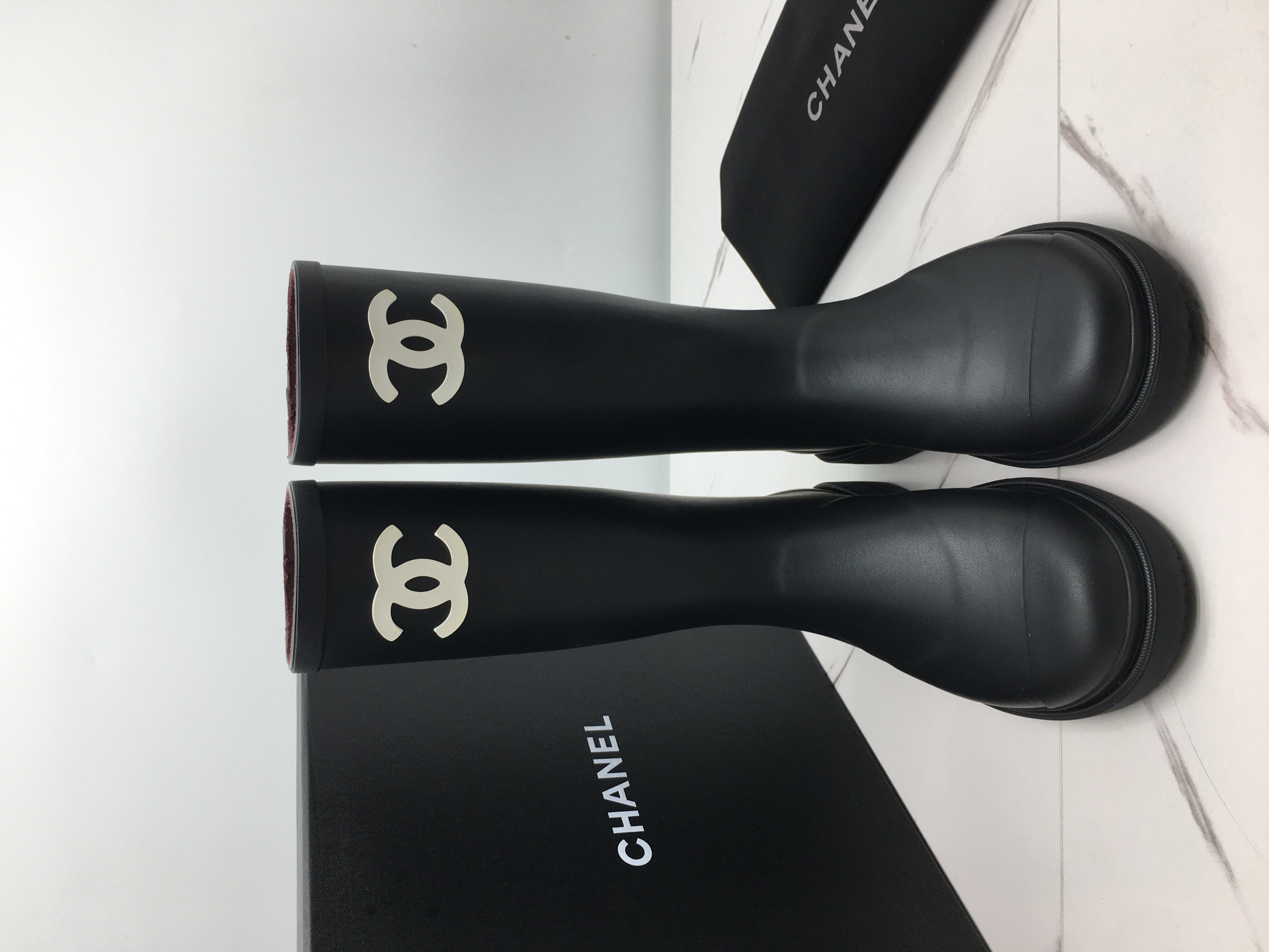 샤넬 cc로고 레인부츠