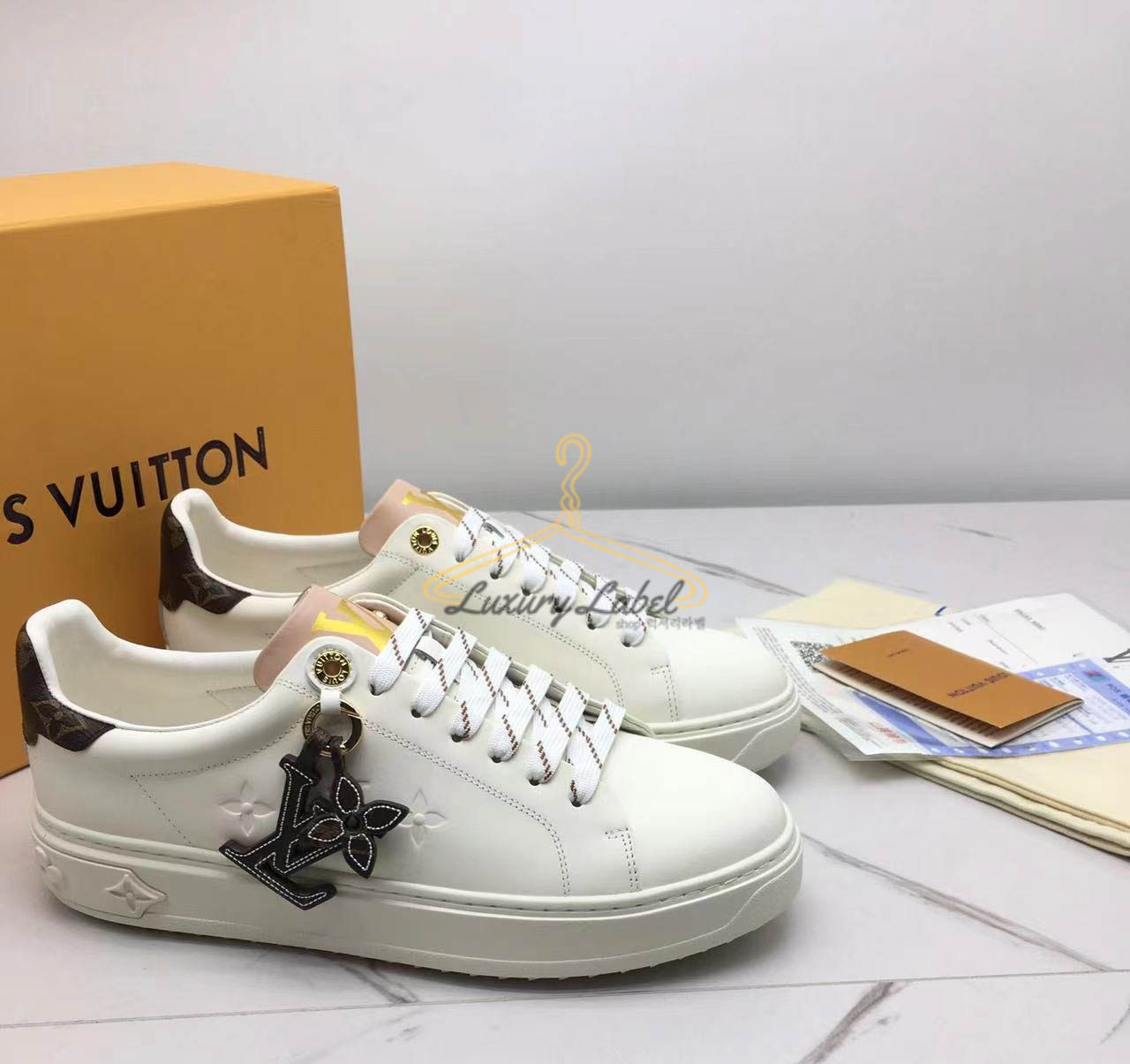 루이비통 lv 타임아웃 스니커즈