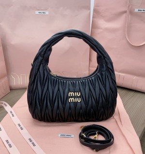 미우미우 miu miu 완더 마테라쎄 호보백 미디움