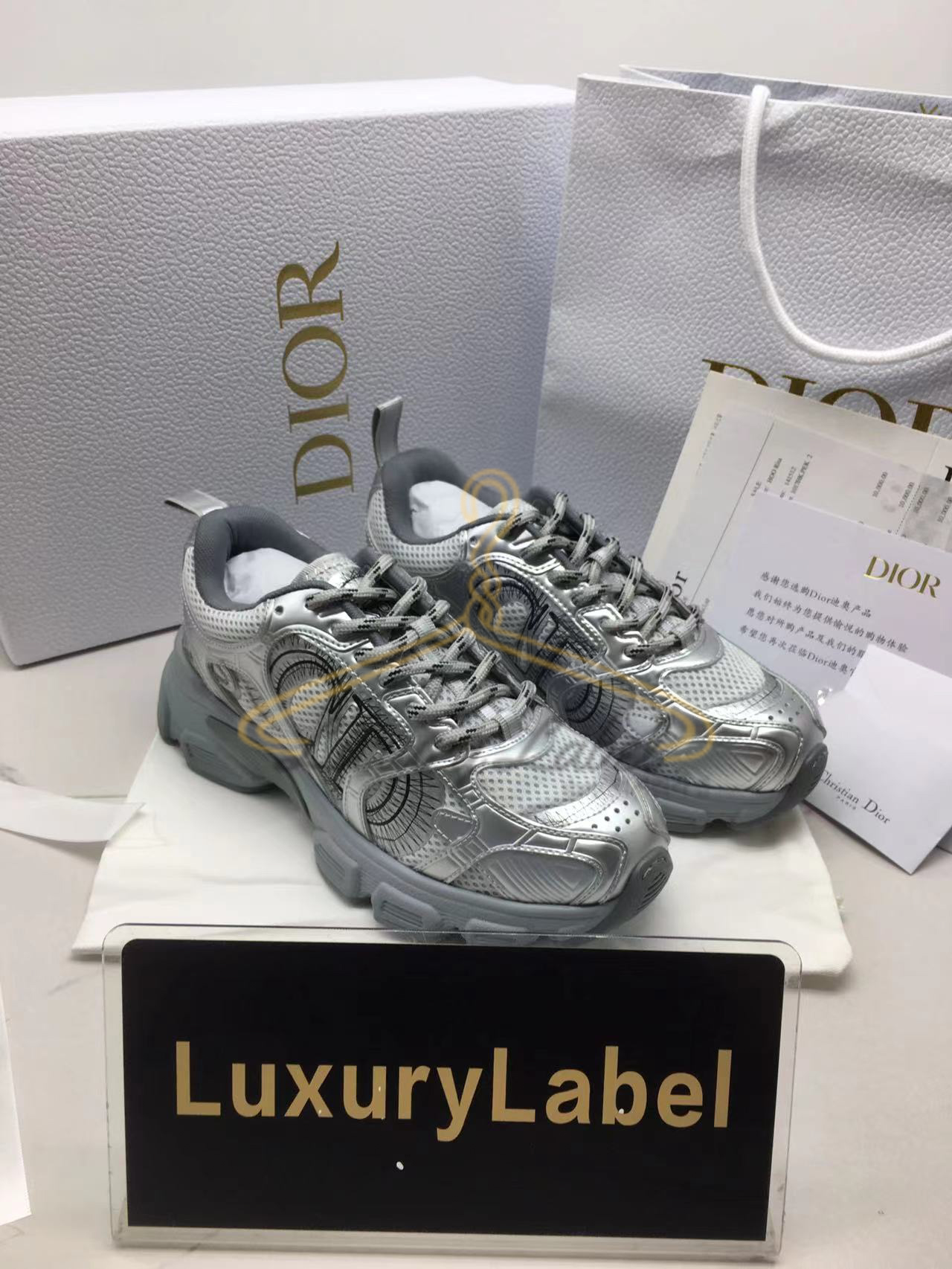 디올 크로노 스니커즈