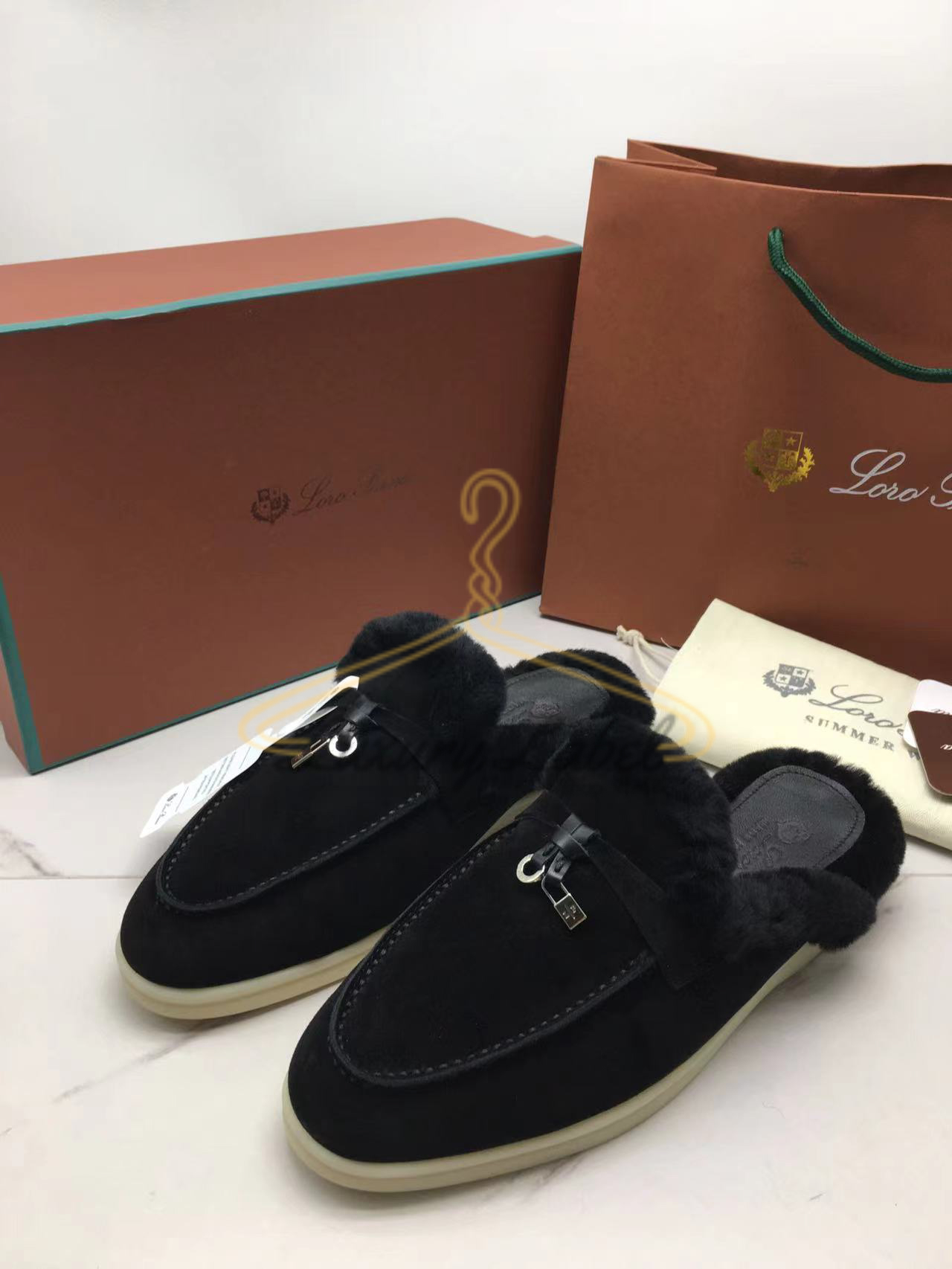 로로피아나 썸머워크 뮬 퍼 블로퍼 은장