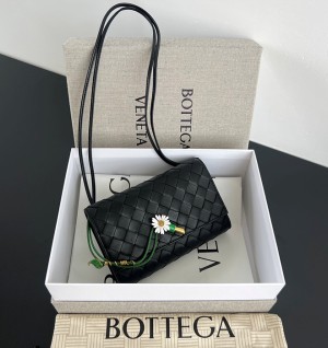 보테가베네타 안디아모 데이지 파우치 838870