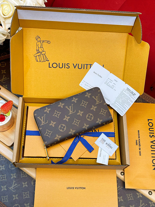 루이비통 지피 월릿 M41896 (내부 레드)