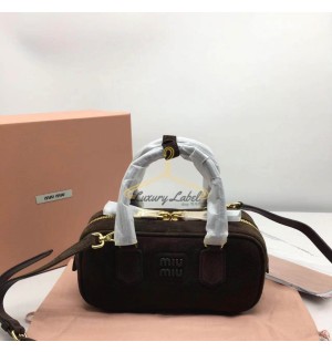 미우미우 MIU MIU 소프티 패디드 아르카디 (스웨이드) (컬러 다크브라운)