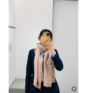 구찌 울 자카드 머플러