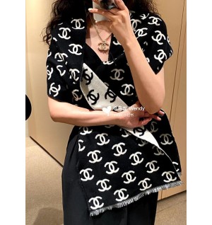 샤넬 CC 올오버 로고 머플러