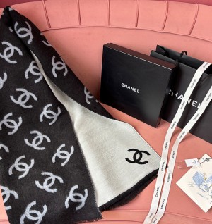 샤넬 올오버 CC 로고 머플러