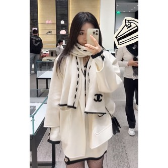 샤넬 스티치 라인 CC 로고 캐시미어 머플러 (컬러 블랙, 아이보리)