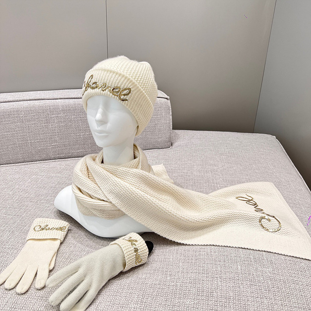 샤넬 캐시미어 스크립트 비니 / 장갑 / 머플러