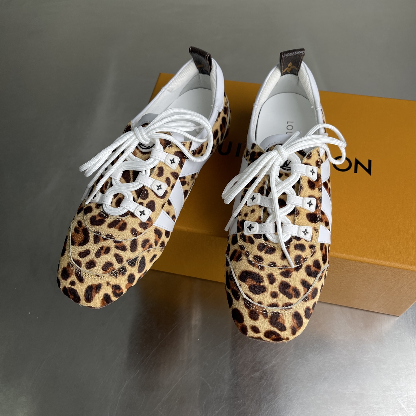 루이비통 스니커리나 (남녀공용)